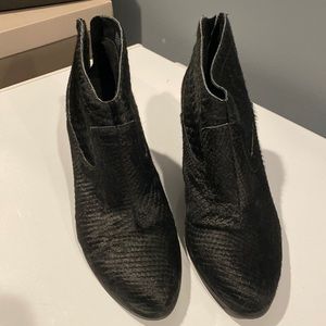 SALE *BUY2/GET1* Ugg boots